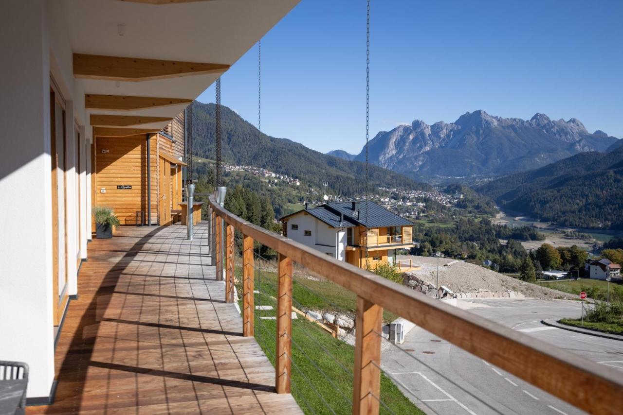 Giallo Dolomiti Pieve di Cadore Esterno foto